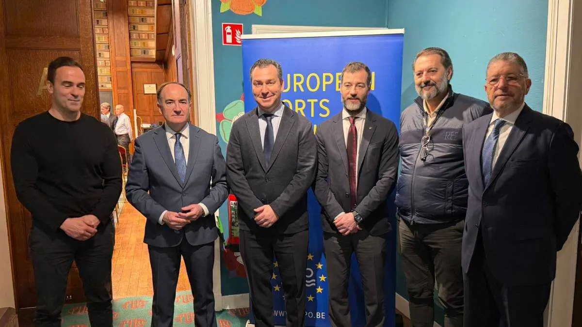 Representantes institucionales durante la presentaci&oacute;n en Bruselas de los resultados del Observatorio sobre el impacto del EU-ETS en los puertos europeos