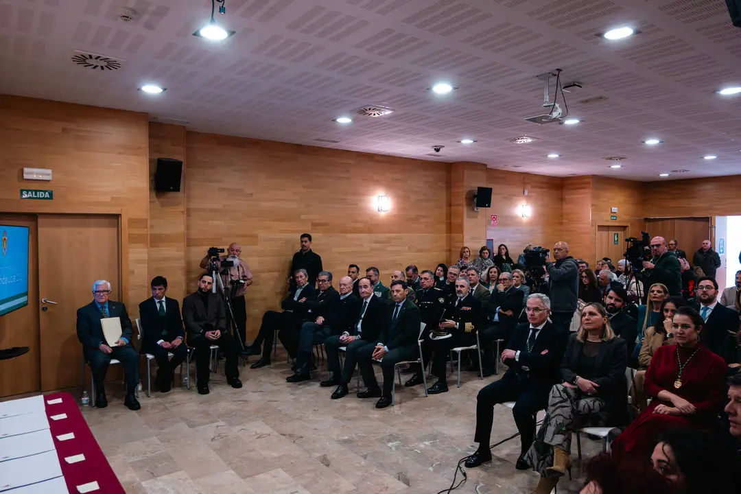 Algeciras entrega sus reconocimientos con motivo del D&iacute;a de Andaluc&iacute;a_05