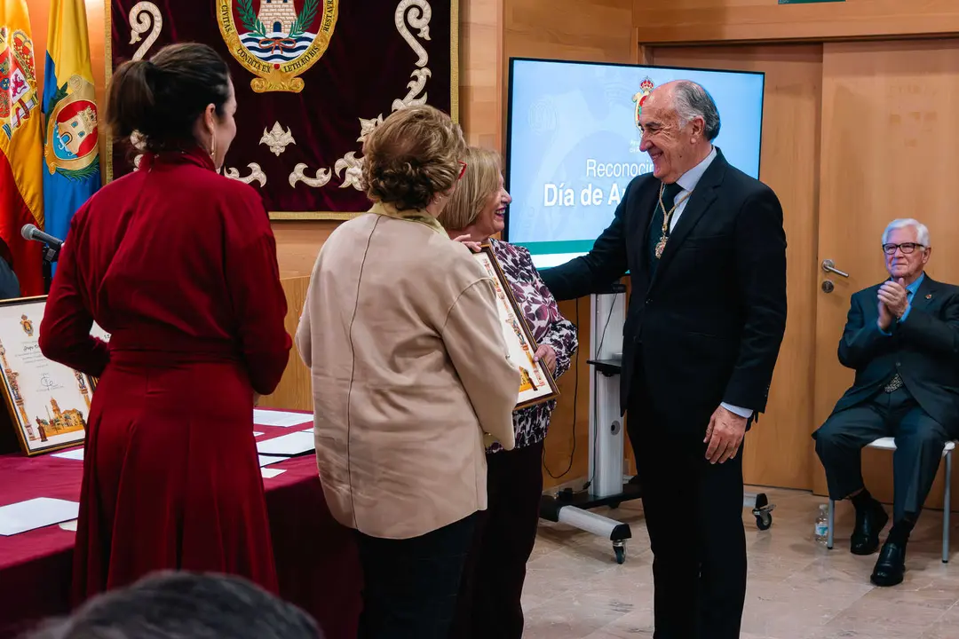 Algeciras entrega sus reconocimientos con motivo del D&iacute;a de Andaluc&iacute;a_25