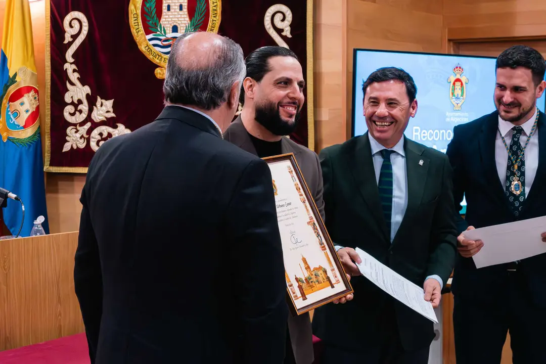 Algeciras entrega sus reconocimientos con motivo del D&iacute;a de Andaluc&iacute;a_40