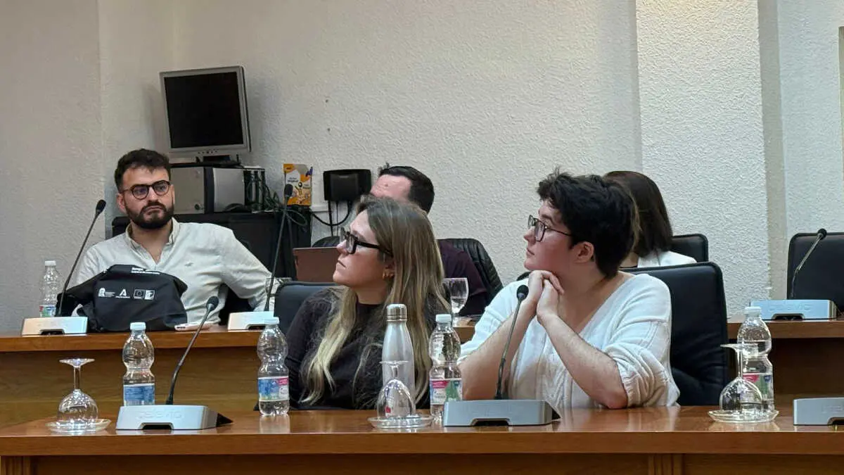 Durante la apertura de la jornada, el alcalde subray&oacute; la importancia de la perseverancia y la capacidad de adaptaci&oacute;n en el &aacute;mbito formativo