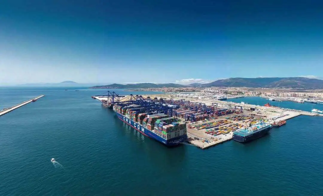 Vista a&eacute;rea de la terminal de contenedores TTI Algeciras - Autoridad Portuaria de la Bah&iacute;a de Algeciras.