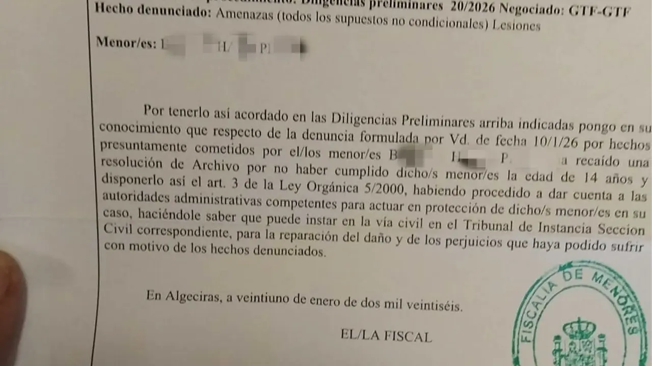 Documento de la Fiscal&iacute;a de Menores que acuerda el archivo de las diligencias por el caso ocurrido en Los Barrios.