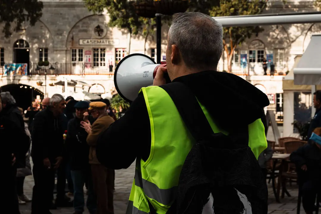 MANIFESTANTES MARCHAN HACIA EL N&Uacute;MERO 6 POR PREOCUPACIONES SOBRE EL TRATADO_15