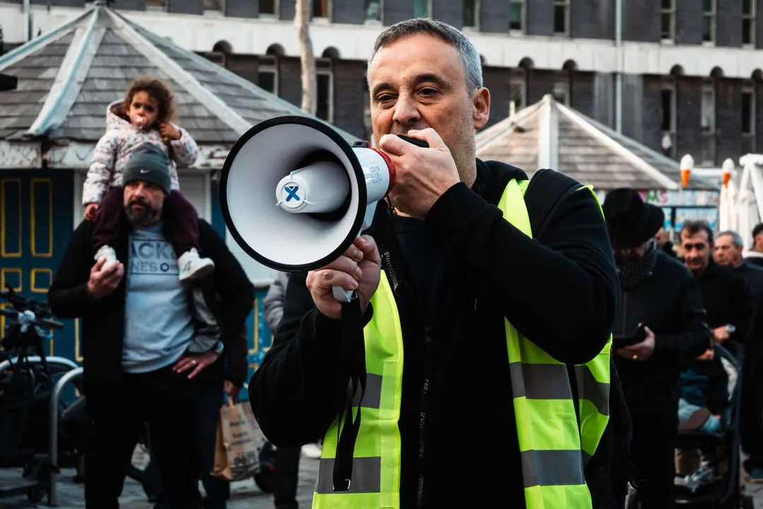 MANIFESTANTES MARCHAN HACIA EL N&Uacute;MERO 6 POR PREOCUPACIONES SOBRE EL TRATADO_19