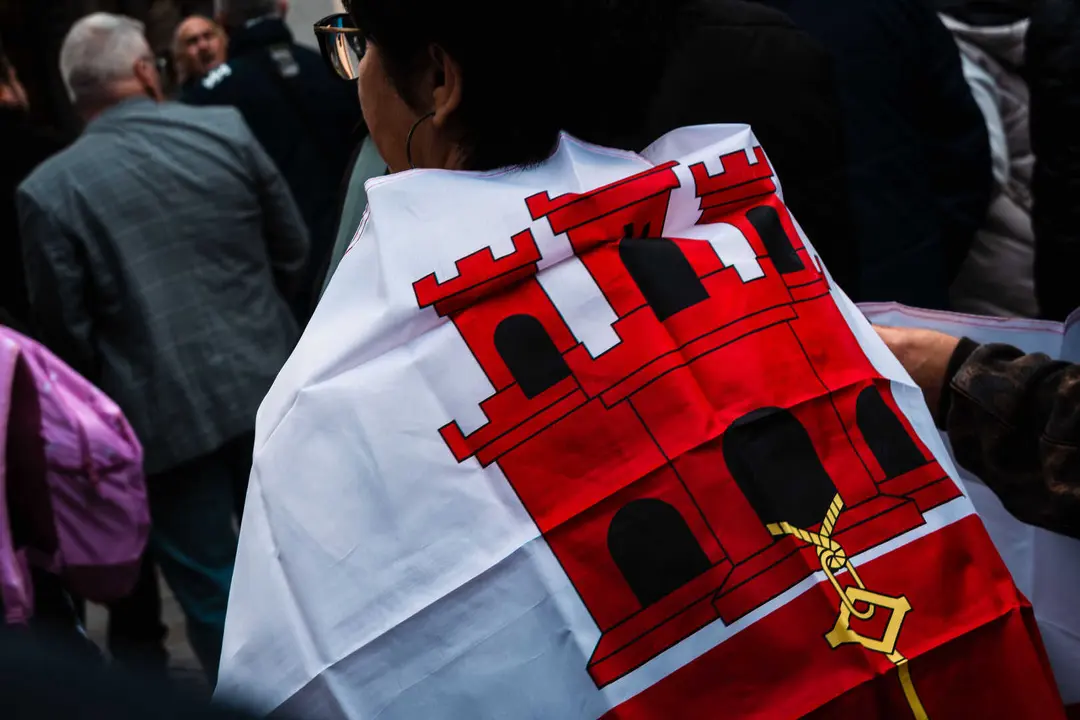 MANIFESTANTES MARCHAN HACIA EL N&Uacute;MERO 6 POR PREOCUPACIONES SOBRE EL TRATADO_25