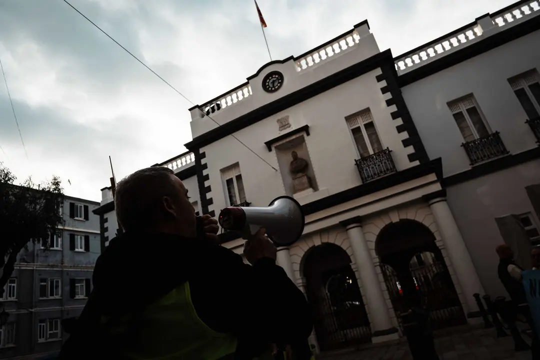 MANIFESTANTES MARCHAN HACIA EL N&Uacute;MERO 6 POR PREOCUPACIONES SOBRE EL TRATADO_29