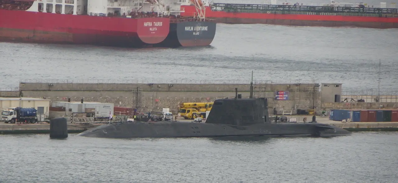 Submarino nuclear atracado en el puerto de Gibraltar durante una escala t&eacute;cnica.