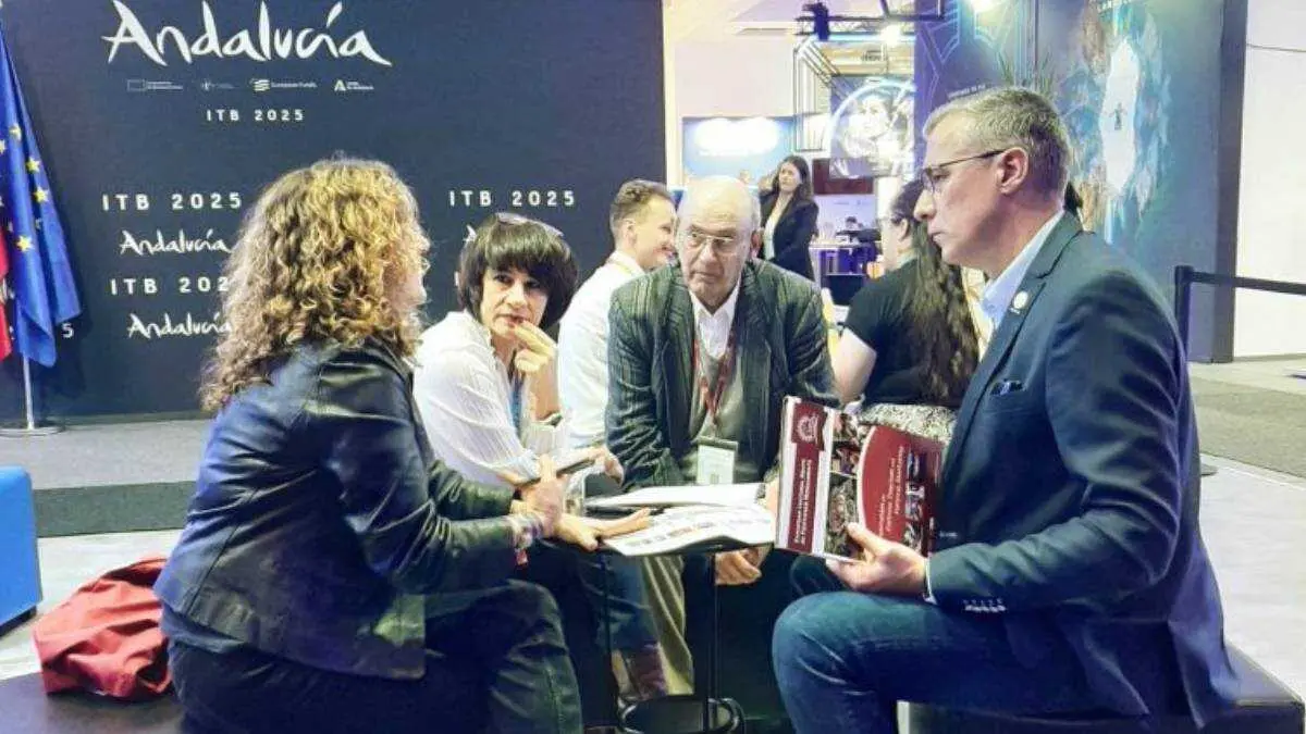 En el marco de la feria, el consistorio ha presentado el proyecto del Congreso Europeo &lsquo;De C&aacute;diz a Europa: fortificaciones y turismo sostenible&rsquo;, una iniciativa que el Ayuntamiento prepara desde hace m&aacute;s de un a&ntilde;o junto a la red europea ECCOFORTE