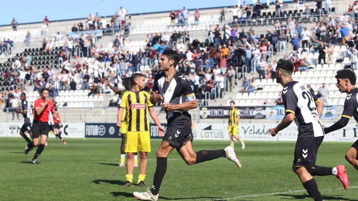 Con este empate, la Real Balomp&eacute;dica Linense suma un nuevo punto en un duelo muy disputado en La L&iacute;nea - FOTO: RBL