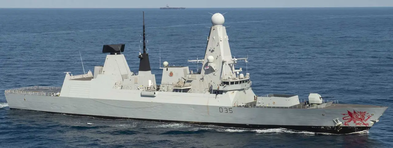 D35-HMS-Dragon-032