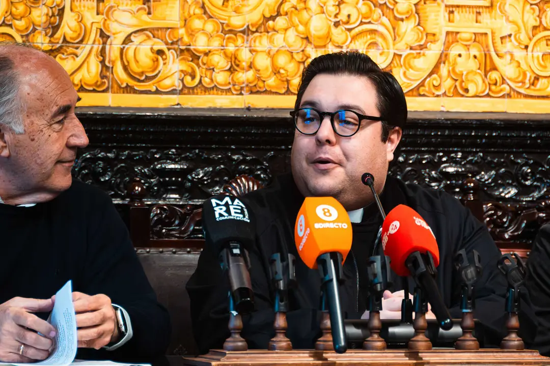 Presentaci&oacute;n de la gu&iacute;a oficial de la Semana Santa de Algeciras 2026_13