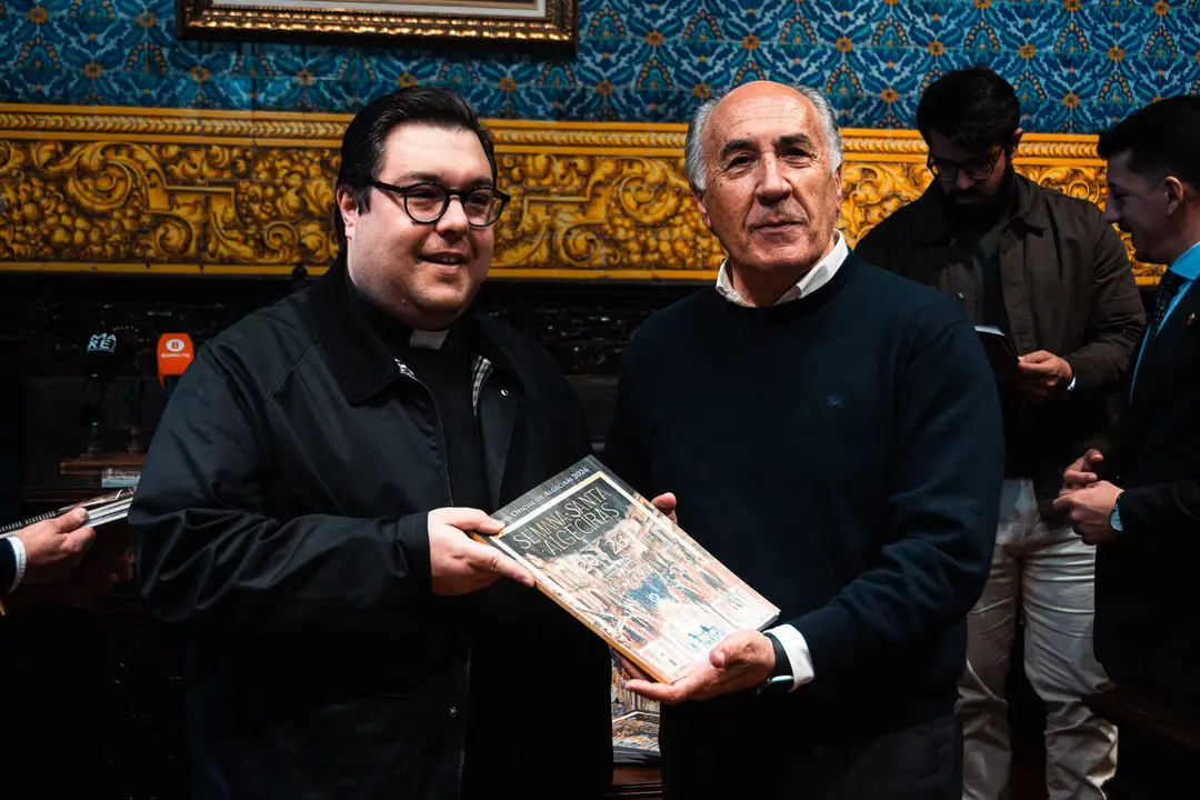 Presentaci&oacute;n de la gu&iacute;a oficial de la Semana Santa de Algeciras 2026_16