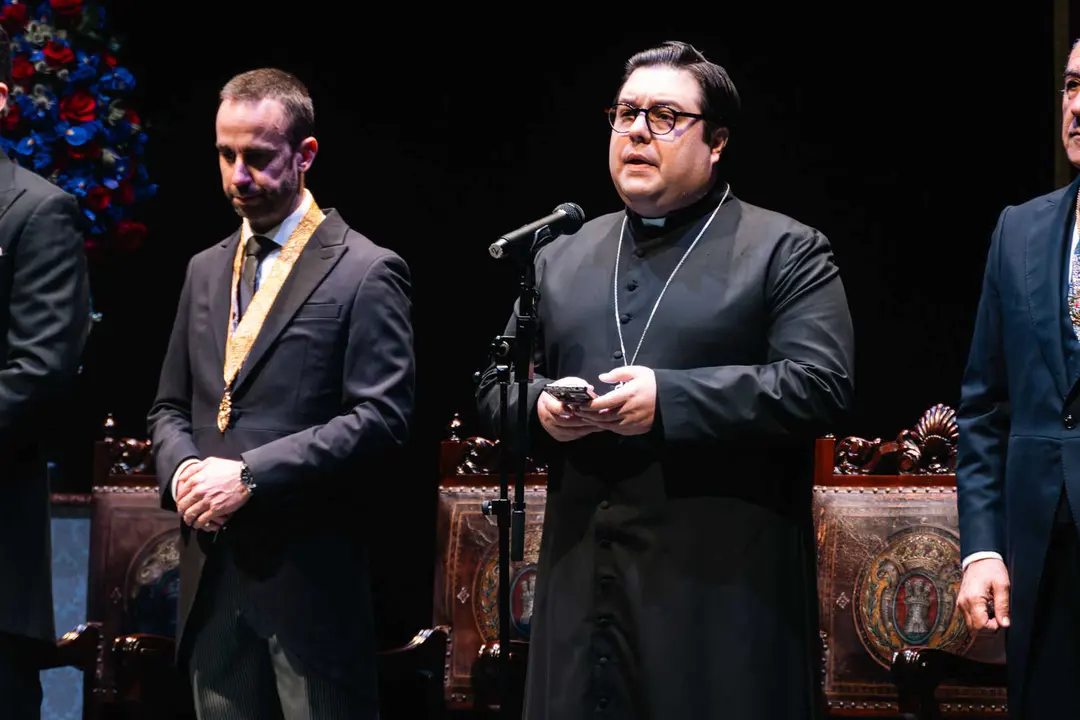 Jorge Juli&aacute; emociona en el preg&oacute;n de la Semana Santa de Algeciras 2026_01