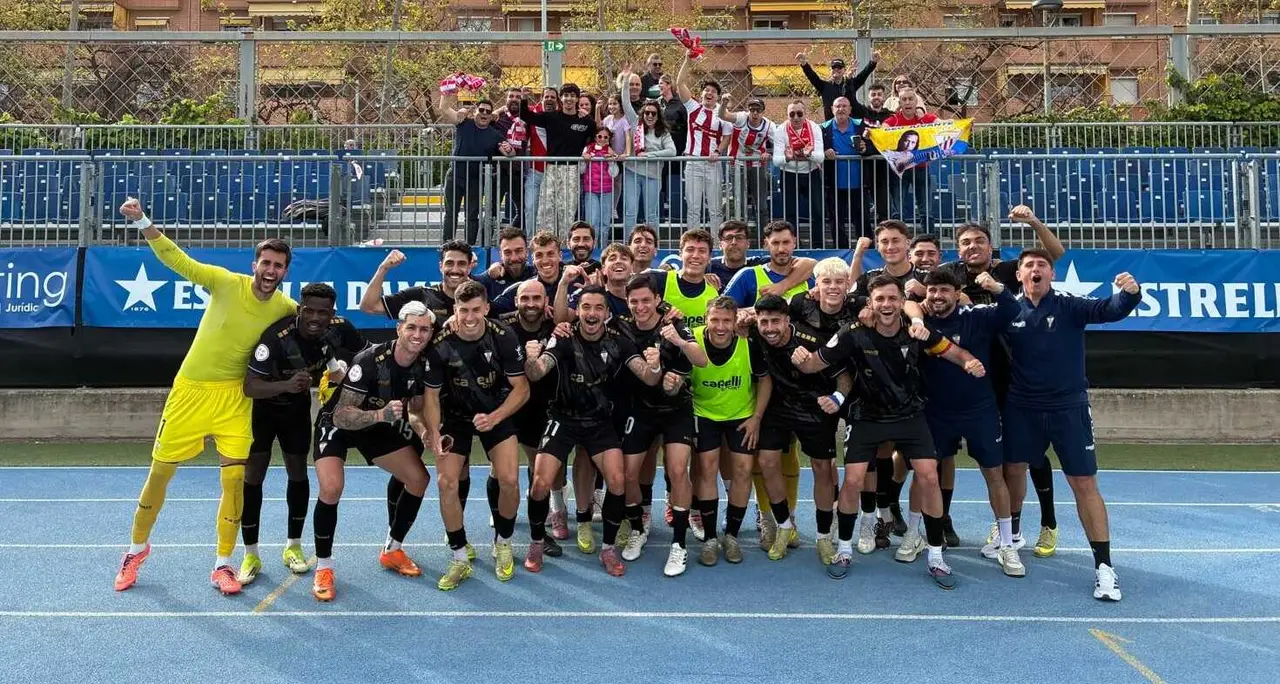 Celebraci&oacute;n de uno de los goles del Algeciras durante el encuentro disputado en Can Drag&oacute;.
