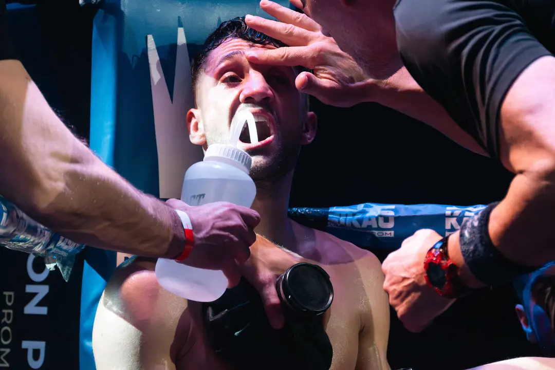 &iexcl;Campe&oacute;n en Gibraltar! Tyrone gana por decisi&oacute;n tras un final de infarto_006