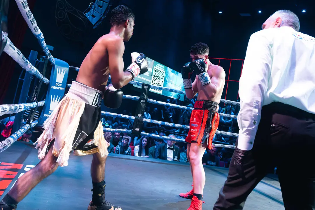 &iexcl;Campe&oacute;n en Gibraltar! Tyrone gana por decisi&oacute;n tras un final de infarto_009