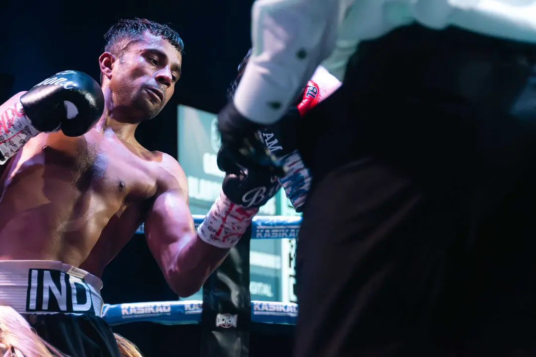 &iexcl;Campe&oacute;n en Gibraltar! Tyrone gana por decisi&oacute;n tras un final de infarto_011