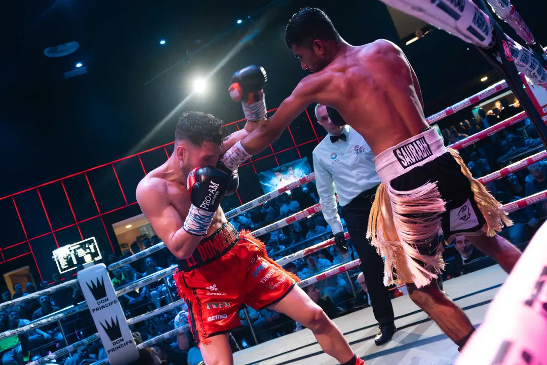 &iexcl;Campe&oacute;n en Gibraltar! Tyrone gana por decisi&oacute;n tras un final de infarto_018