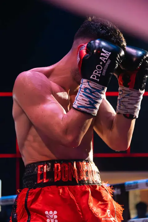&iexcl;Campe&oacute;n en Gibraltar! Tyrone gana por decisi&oacute;n tras un final de infarto_022