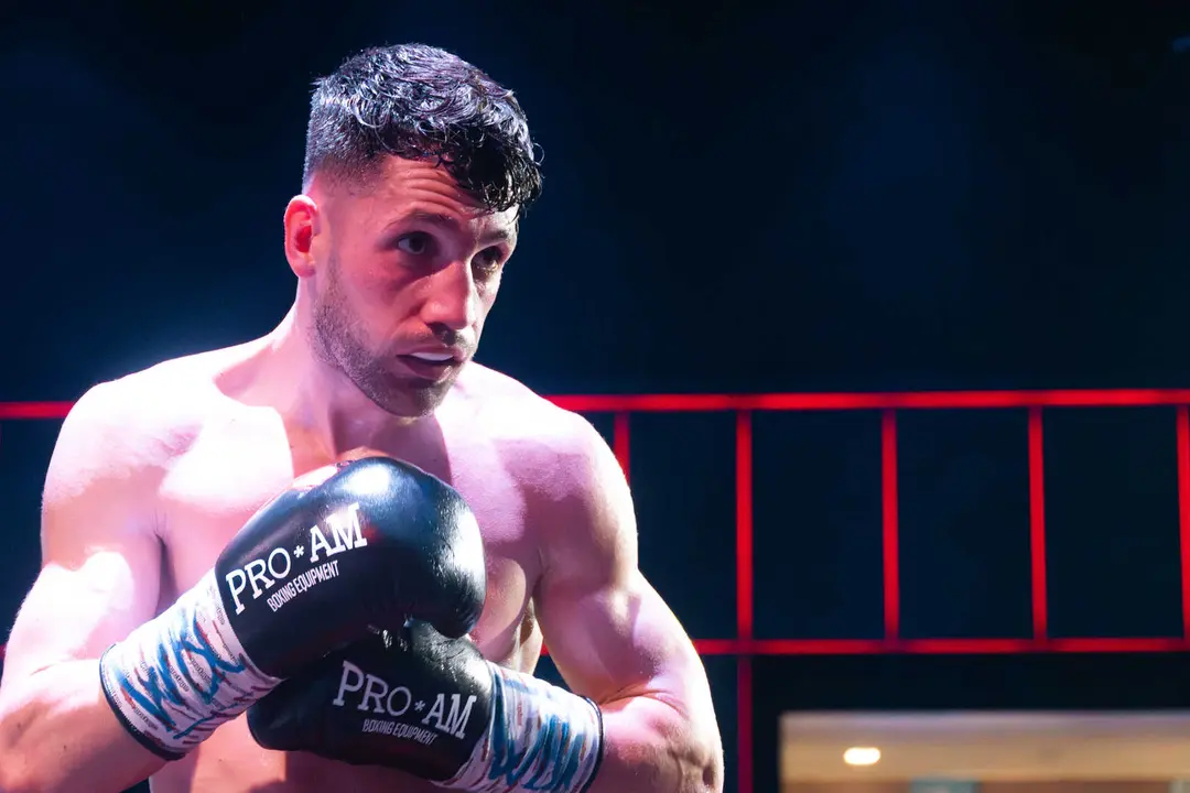 &iexcl;Campe&oacute;n en Gibraltar! Tyrone gana por decisi&oacute;n tras un final de infarto_025