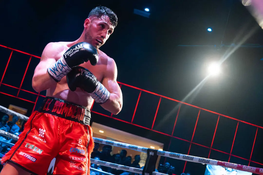 &iexcl;Campe&oacute;n en Gibraltar! Tyrone gana por decisi&oacute;n tras un final de infarto_030