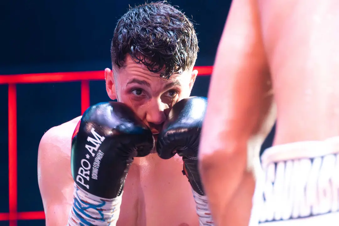 &iexcl;Campe&oacute;n en Gibraltar! Tyrone gana por decisi&oacute;n tras un final de infarto_031