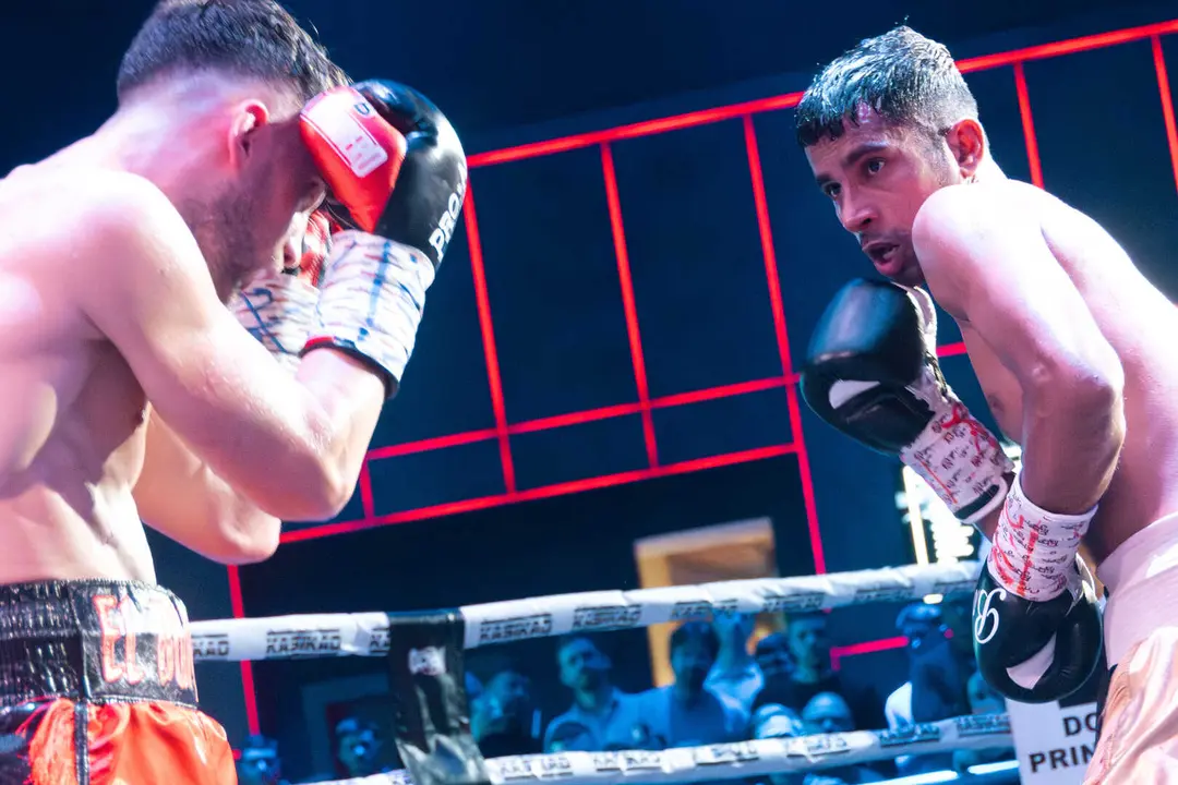 &iexcl;Campe&oacute;n en Gibraltar! Tyrone gana por decisi&oacute;n tras un final de infarto_035