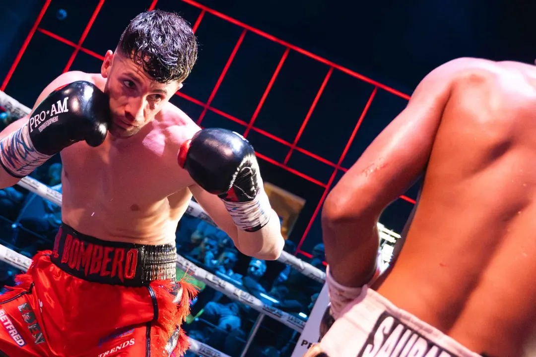 &iexcl;Campe&oacute;n en Gibraltar! Tyrone gana por decisi&oacute;n tras un final de infarto_047