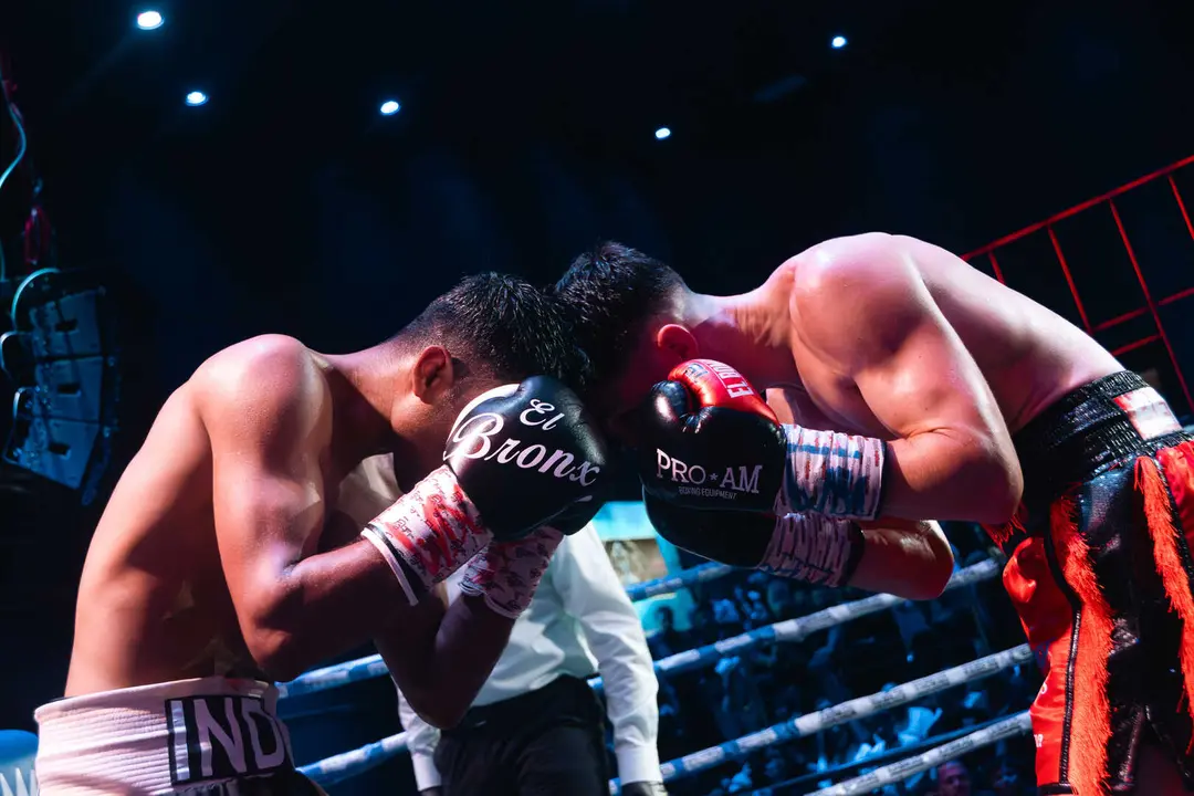 &iexcl;Campe&oacute;n en Gibraltar! Tyrone gana por decisi&oacute;n tras un final de infarto_052