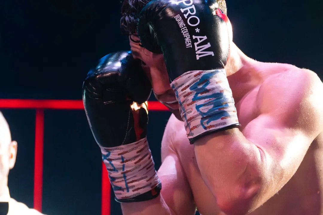 &iexcl;Campe&oacute;n en Gibraltar! Tyrone gana por decisi&oacute;n tras un final de infarto_058