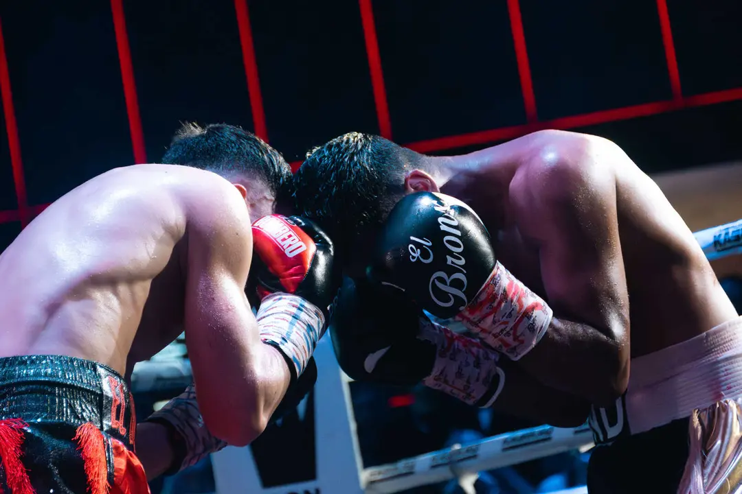 &iexcl;Campe&oacute;n en Gibraltar! Tyrone gana por decisi&oacute;n tras un final de infarto_060