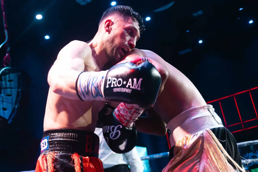 &iexcl;Campe&oacute;n en Gibraltar! Tyrone gana por decisi&oacute;n tras un final de infarto_073