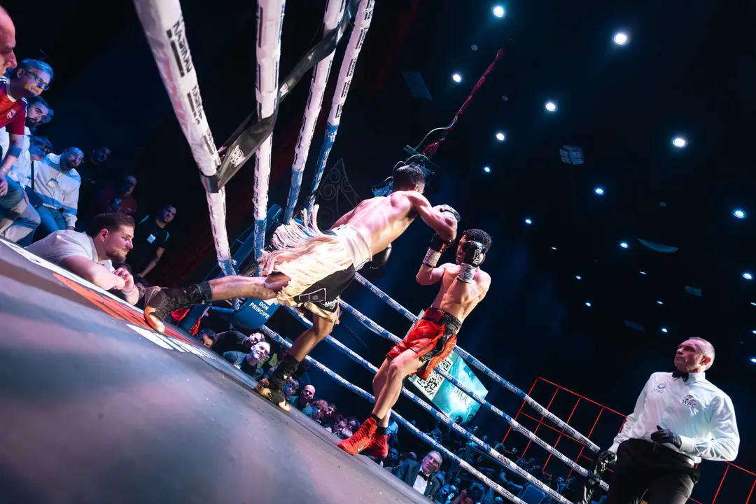 &iexcl;Campe&oacute;n en Gibraltar! Tyrone gana por decisi&oacute;n tras un final de infarto_076