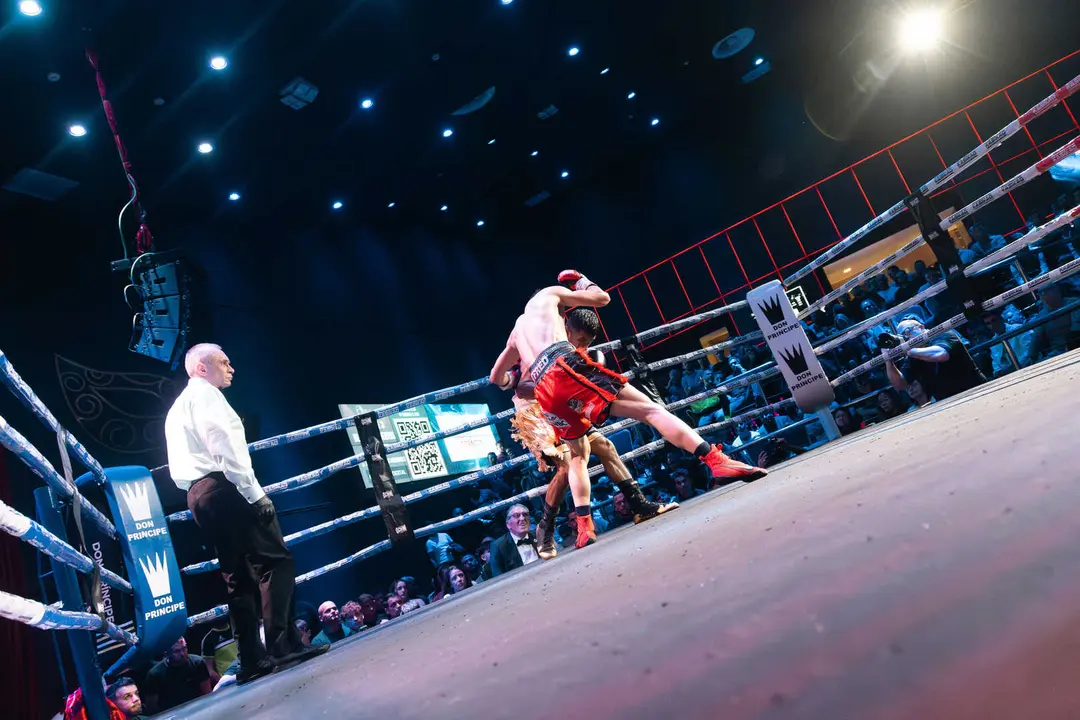 &iexcl;Campe&oacute;n en Gibraltar! Tyrone gana por decisi&oacute;n tras un final de infarto_079