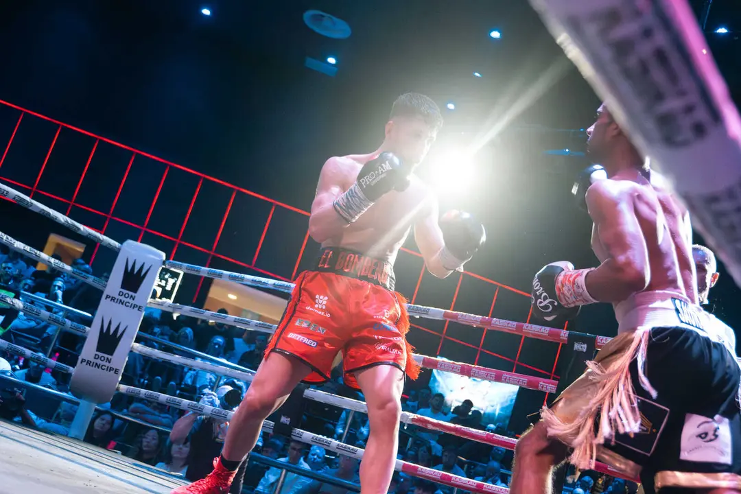 &iexcl;Campe&oacute;n en Gibraltar! Tyrone gana por decisi&oacute;n tras un final de infarto_082