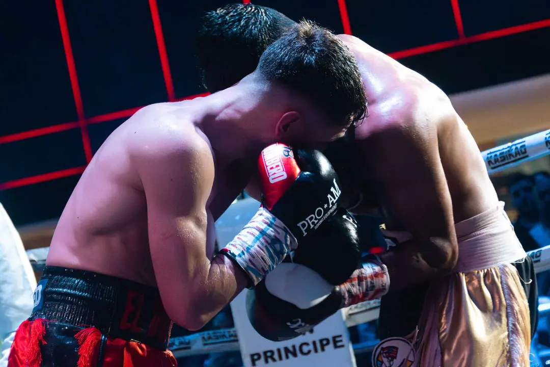 &iexcl;Campe&oacute;n en Gibraltar! Tyrone gana por decisi&oacute;n tras un final de infarto_084