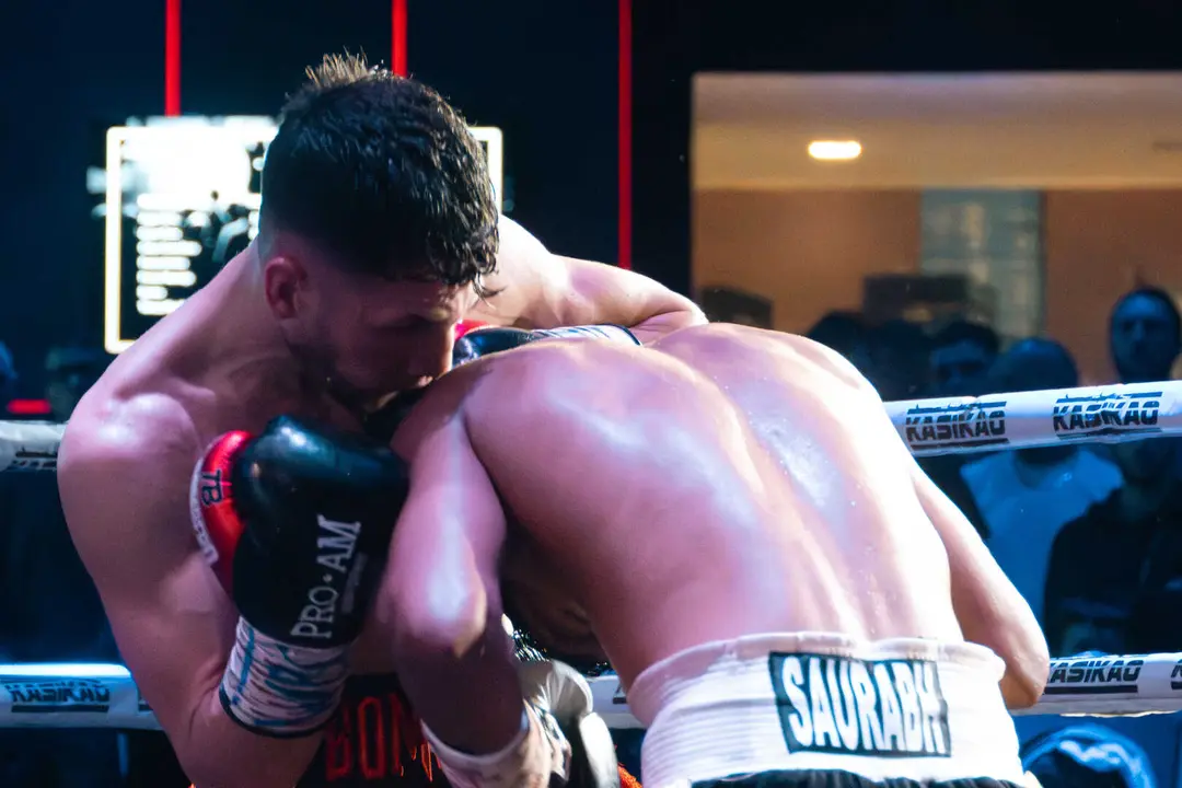 &iexcl;Campe&oacute;n en Gibraltar! Tyrone gana por decisi&oacute;n tras un final de infarto_086