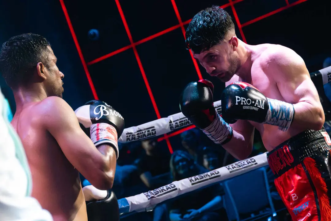 &iexcl;Campe&oacute;n en Gibraltar! Tyrone gana por decisi&oacute;n tras un final de infarto_093
