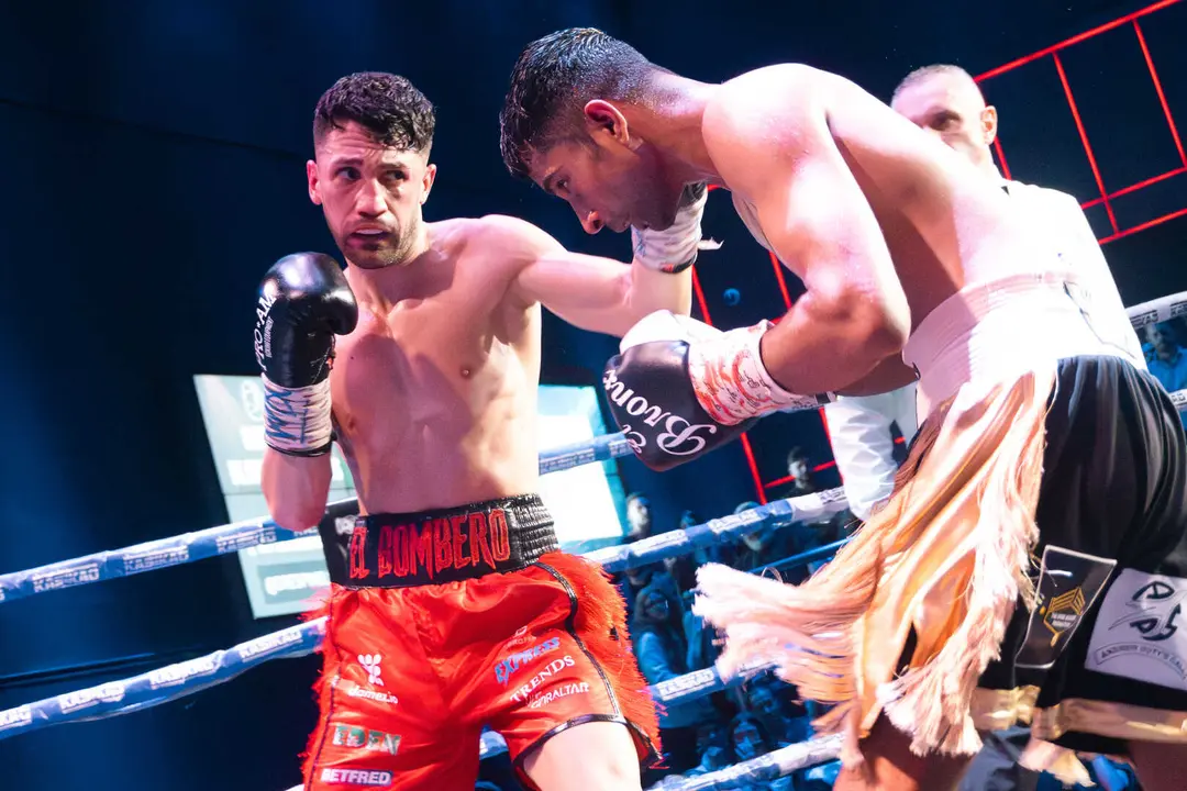 &iexcl;Campe&oacute;n en Gibraltar! Tyrone gana por decisi&oacute;n tras un final de infarto_098