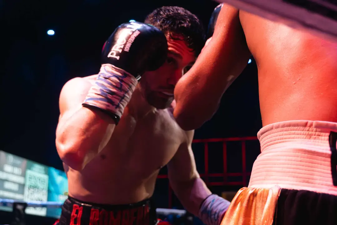 &iexcl;Campe&oacute;n en Gibraltar! Tyrone gana por decisi&oacute;n tras un final de infarto_099