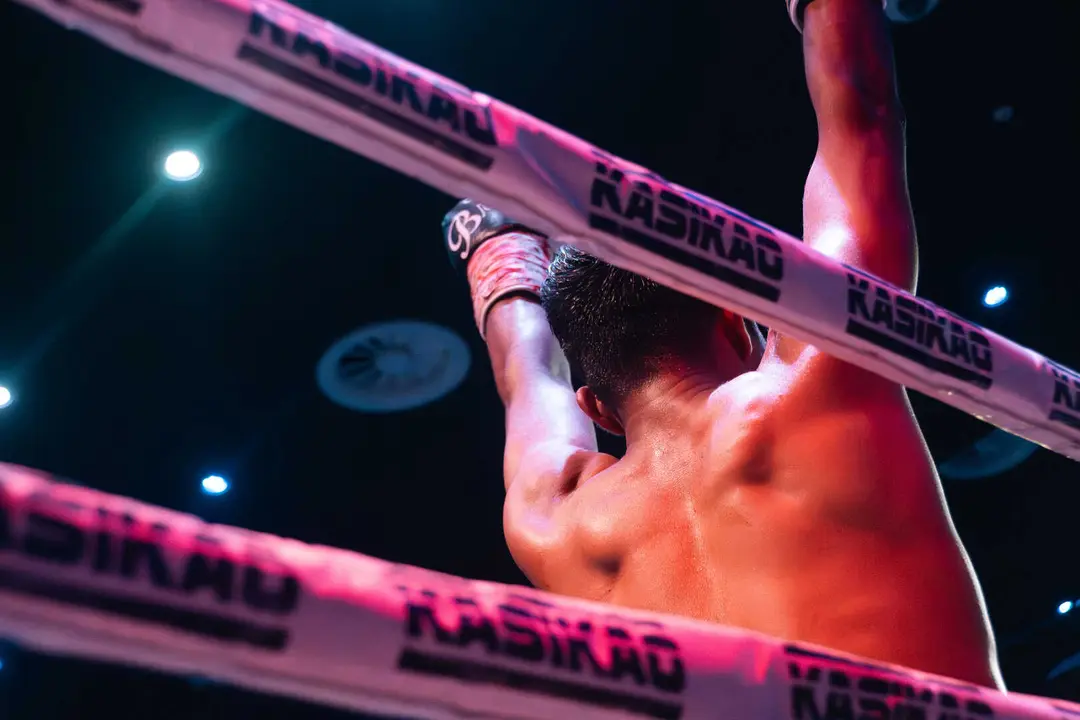 &iexcl;Campe&oacute;n en Gibraltar! Tyrone gana por decisi&oacute;n tras un final de infarto_109