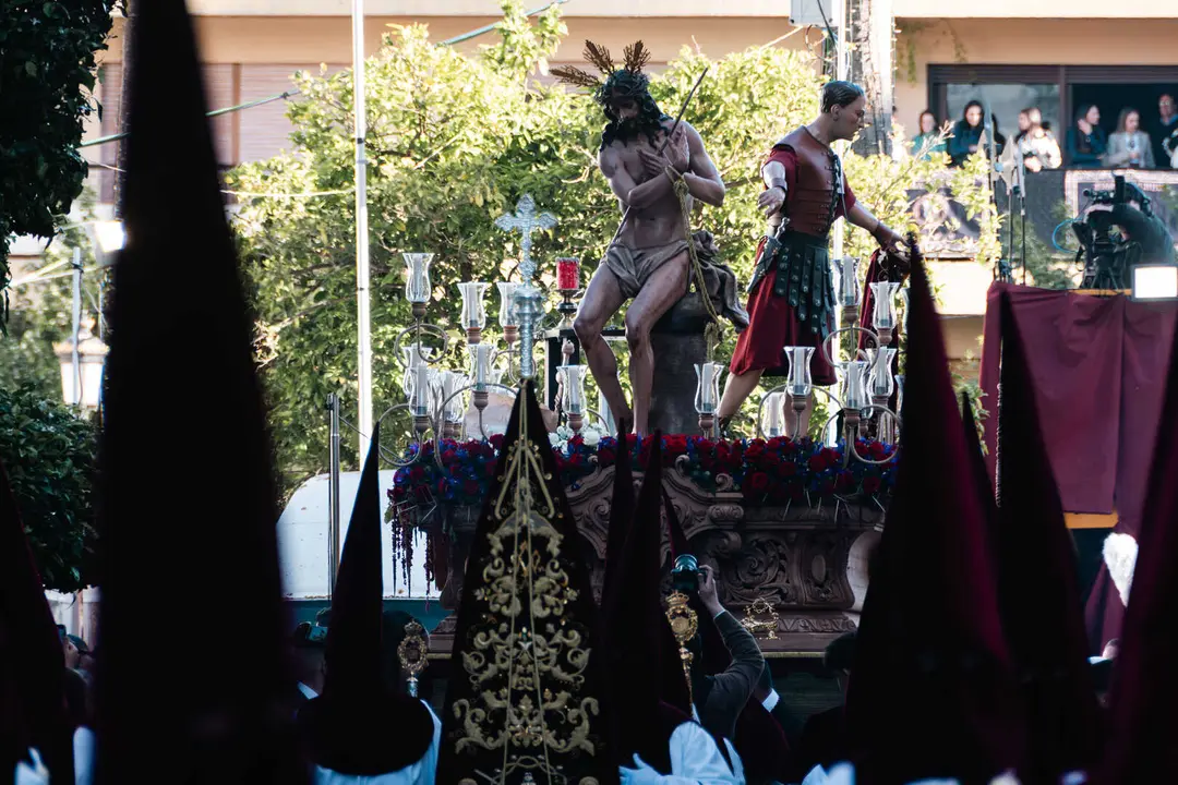 Lunes Santo en Algeciras- solemnidad, estreno y gran ambiente en las calles_05