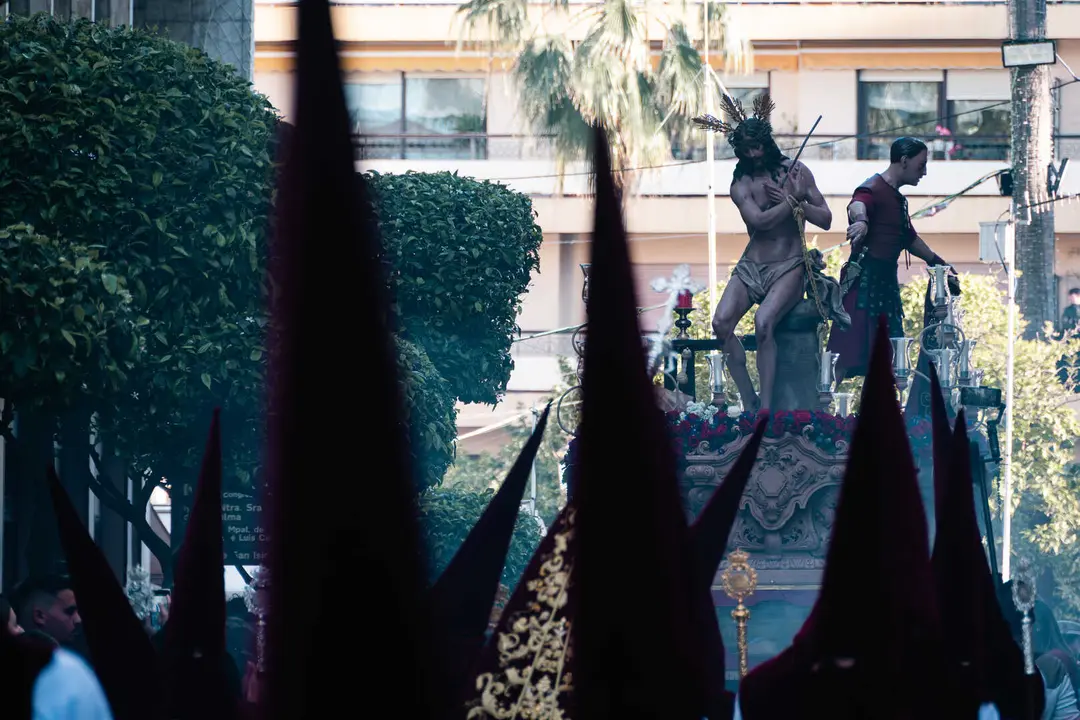 Lunes Santo en Algeciras- solemnidad, estreno y gran ambiente en las calles_07