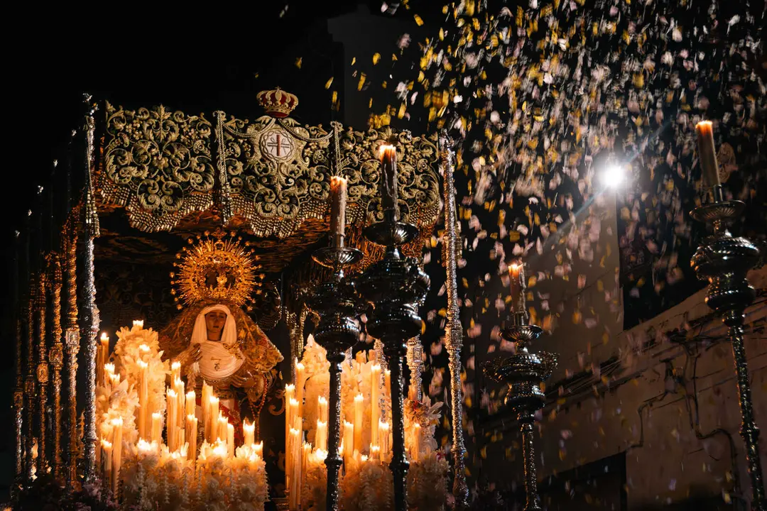La recogida del Medinaceli y la Esperanza pone el broche al Martes Santo en Algeciras_15