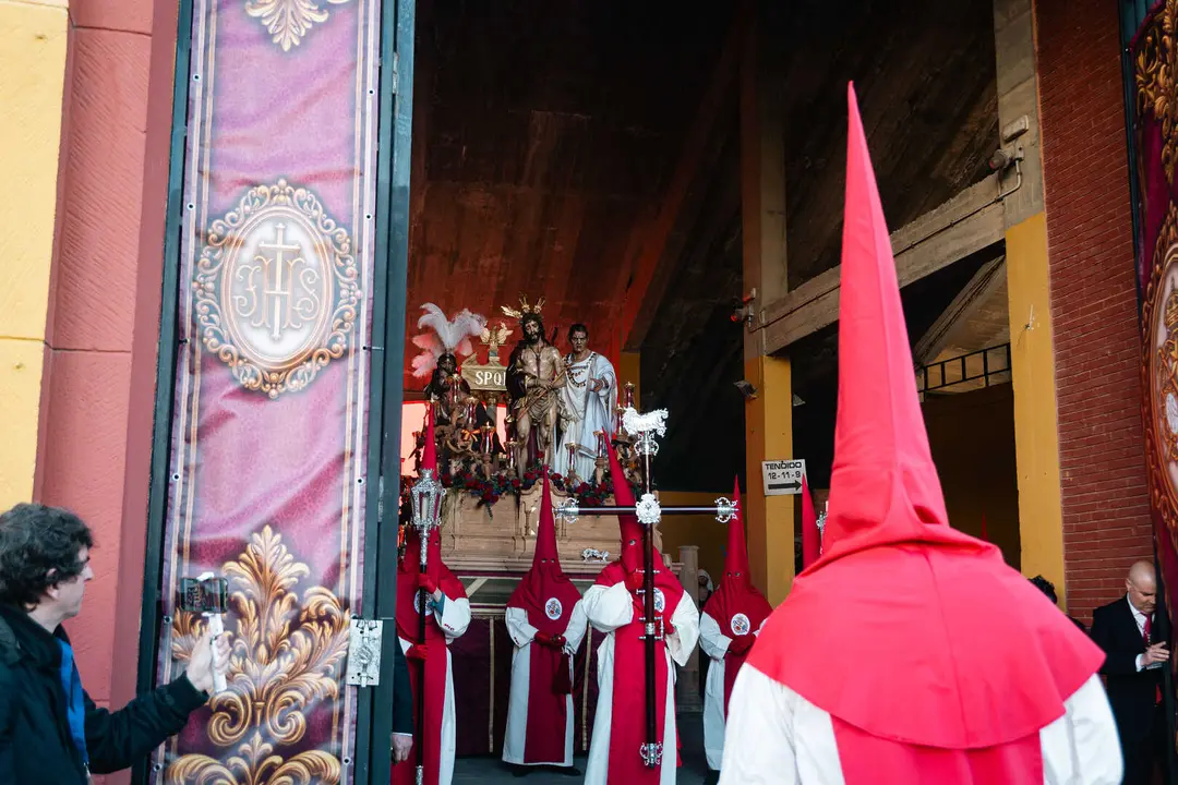Ecce Homo y Buena Muerte llenan de contrastes el Mi&eacute;rcoles Santo en Algeciras_17