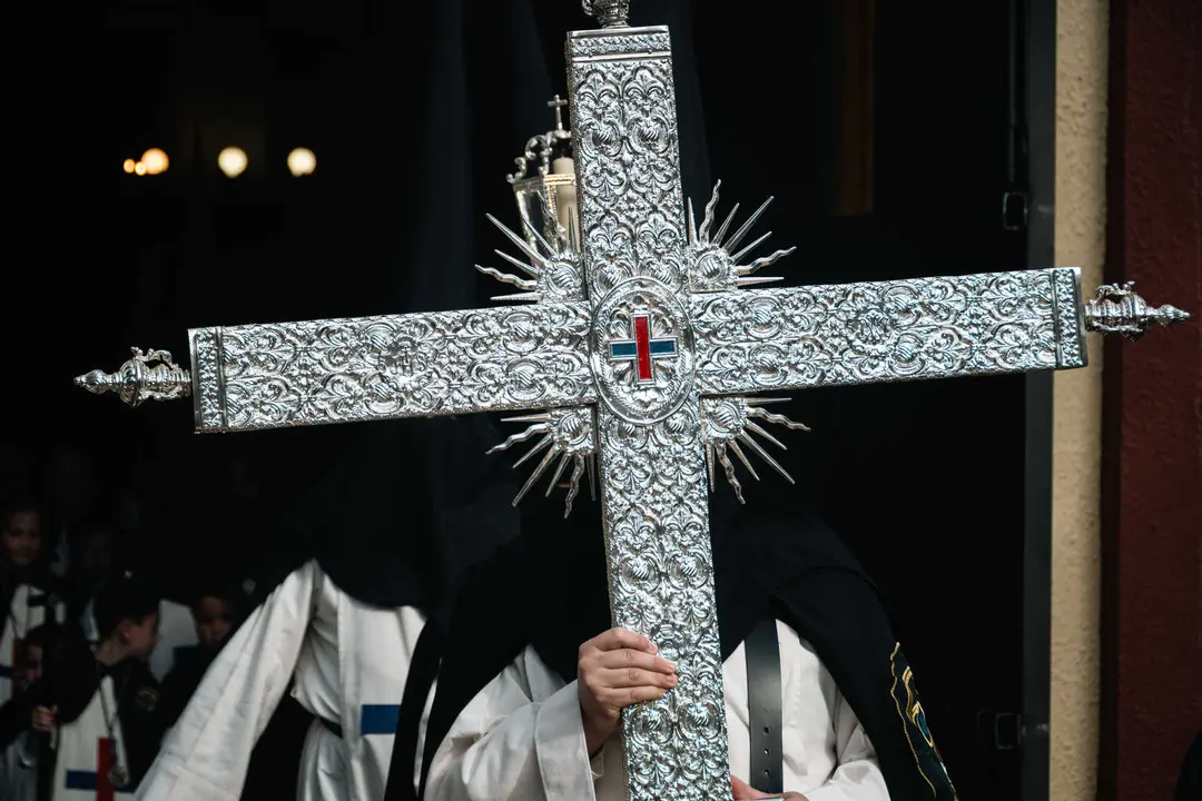 Jueves Santo en Algeciras- Tres Ca&iacute;das y Nazareno, fe y multitud en la calle_005