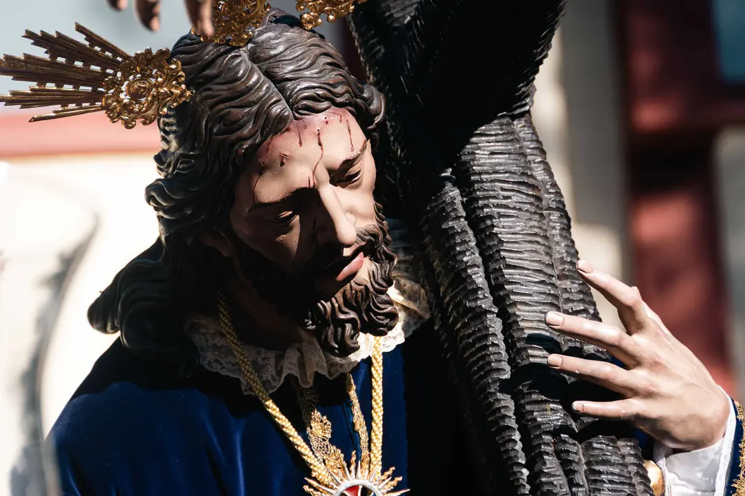 Jueves Santo en Algeciras- Tres Ca&iacute;das y Nazareno, fe y multitud en la calle_018