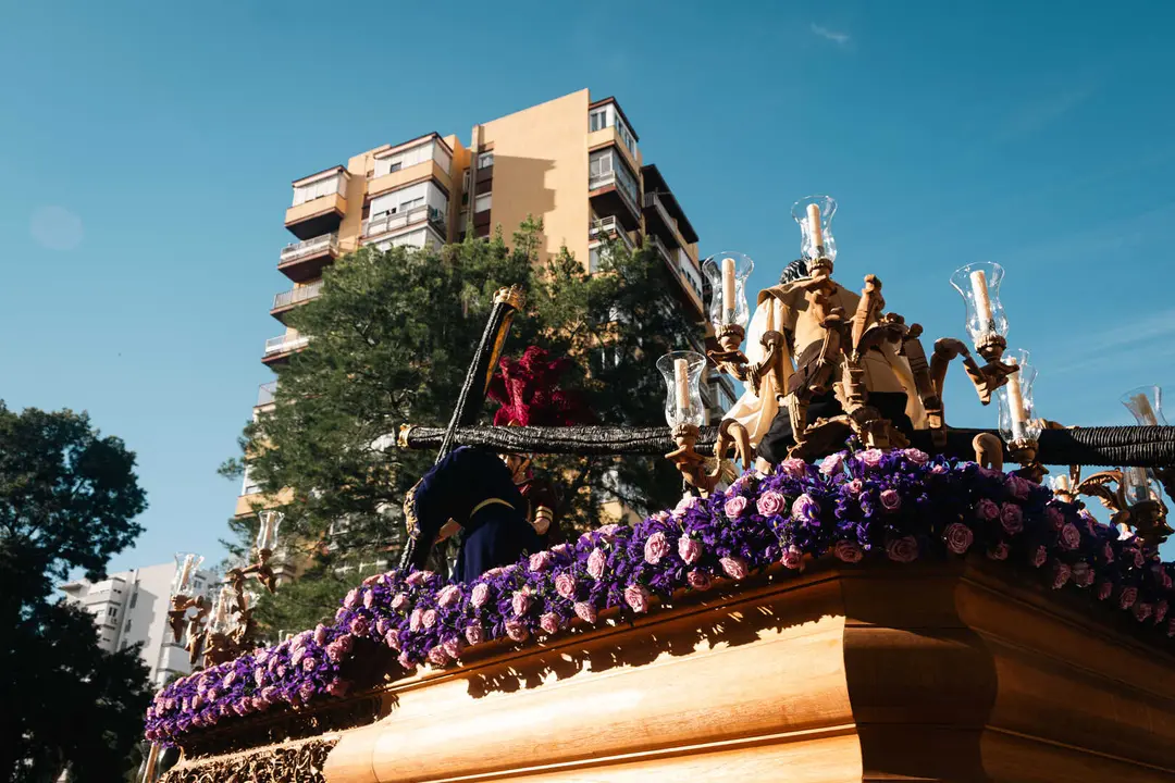 Jueves Santo en Algeciras- Tres Ca&iacute;das y Nazareno, fe y multitud en la calle_020