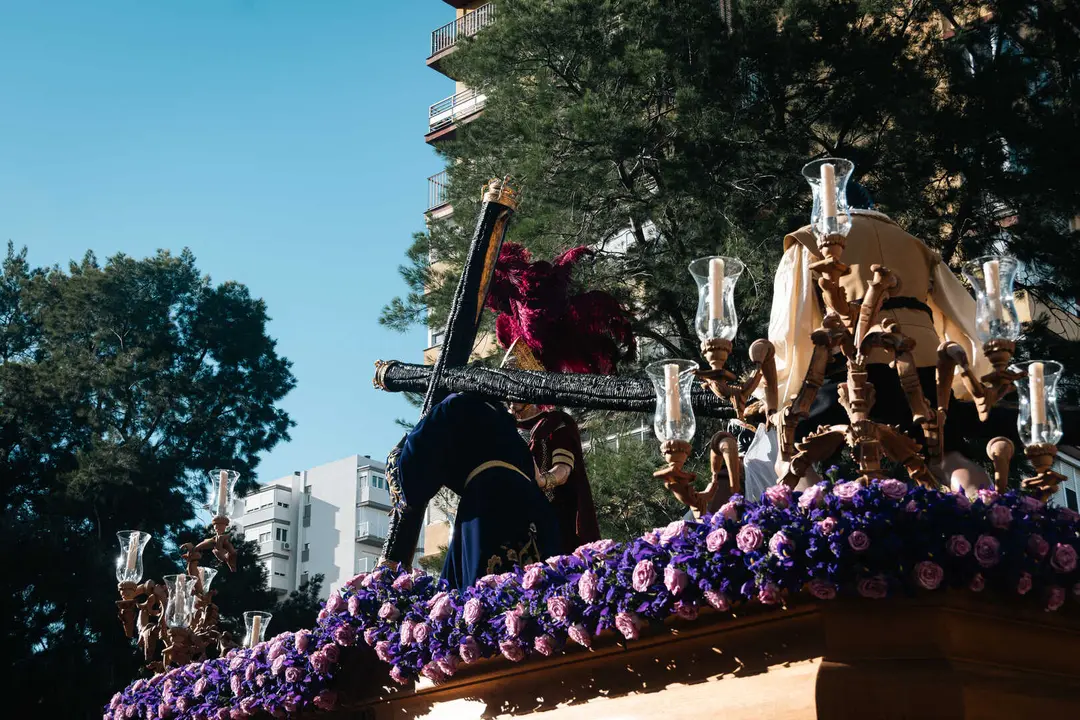 Jueves Santo en Algeciras- Tres Ca&iacute;das y Nazareno, fe y multitud en la calle_022